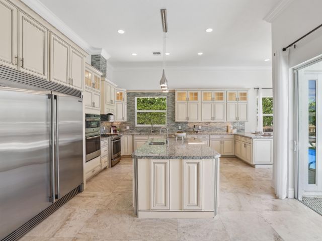 Продажа дома по адресу 1030 Rhodes Villa Avenue - фото 5878043