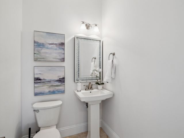 Продажа дома по адресу 1030 Rhodes Villa Avenue - фото 5878044