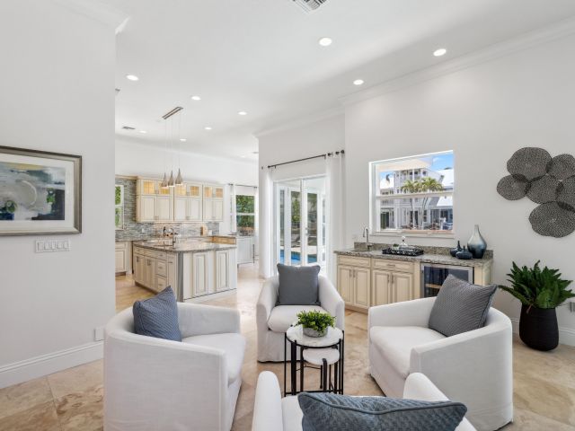 Продажа дома по адресу 1030 Rhodes Villa Avenue - фото 5878045