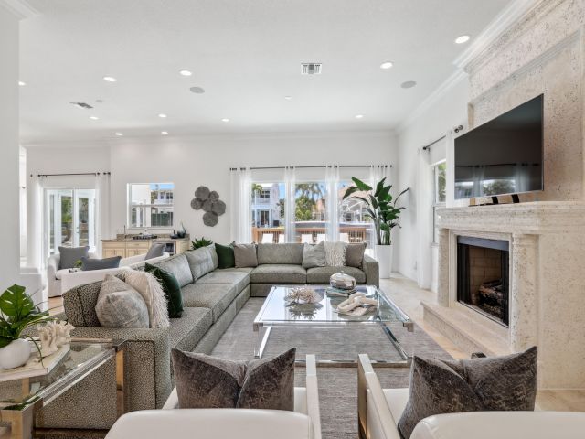 Продажа дома по адресу 1030 Rhodes Villa Avenue - фото 5878048