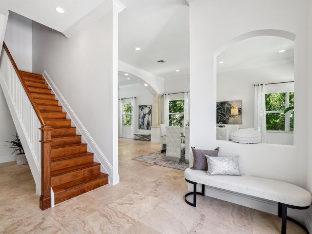 Продажа дома по адресу 1030 Rhodes Villa Avenue - фото 5878051