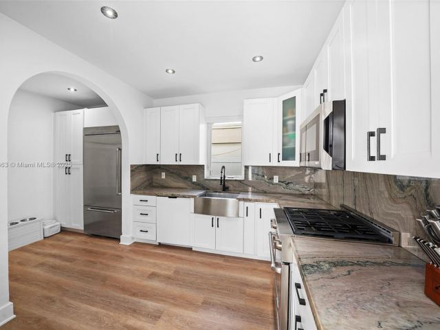 Продажа дома по адресу 5237 La Gorce Dr - фото 5872880