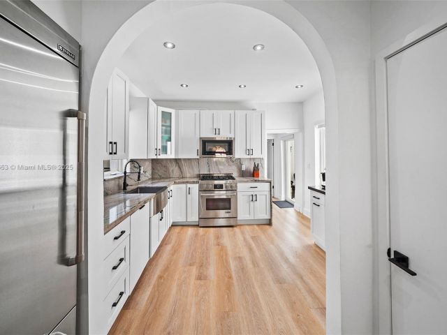 Продажа дома по адресу 5237 La Gorce Dr - фото 5872883