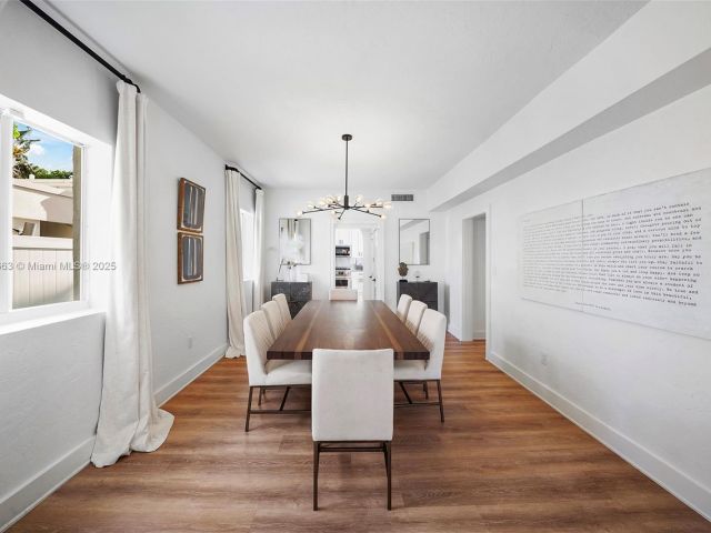 Продажа дома по адресу 5237 La Gorce Dr - фото 5872889