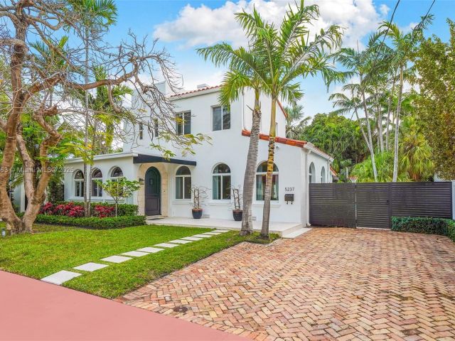 Продажа дома по адресу 5237 La Gorce Dr - фото 5872899