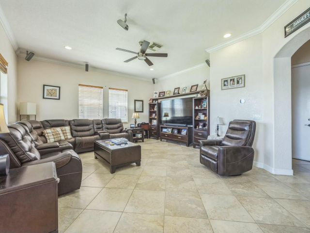 Продажа дома по адресу 694 Cresta Circle - фото 5864883