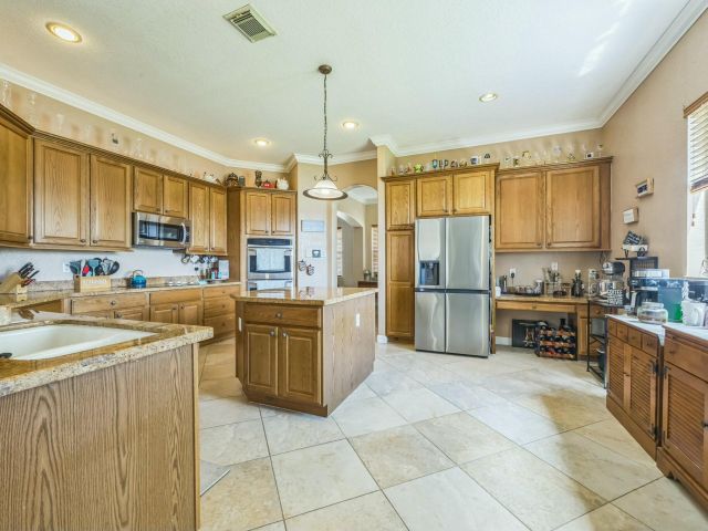 Продажа дома по адресу 694 Cresta Circle - фото 5864885