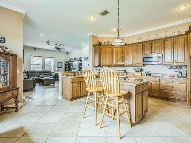 Продажа дома по адресу 694 Cresta Circle - фото 5864888