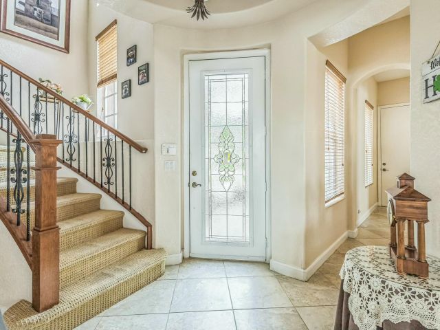 Продажа дома по адресу 694 Cresta Circle - фото 5864893