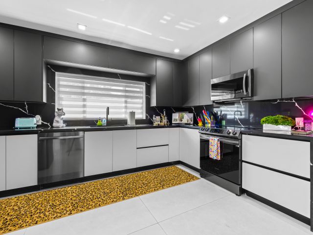 Продажа дома по адресу 1627 Seabreeze Boulevard - фото 5890157