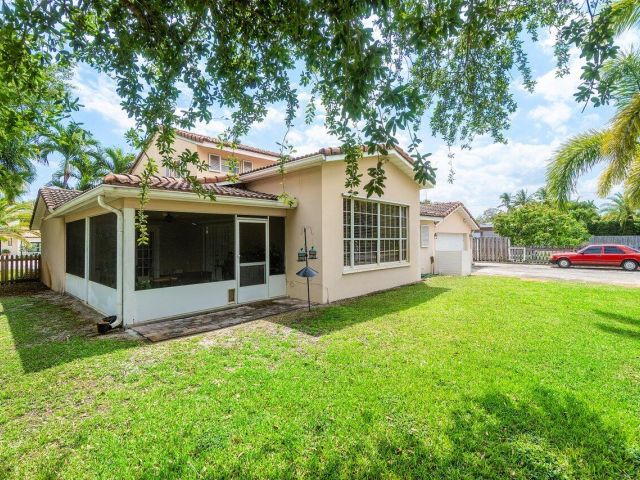 Продажа дома по адресу 255 Russlyn Drive - фото 6300309