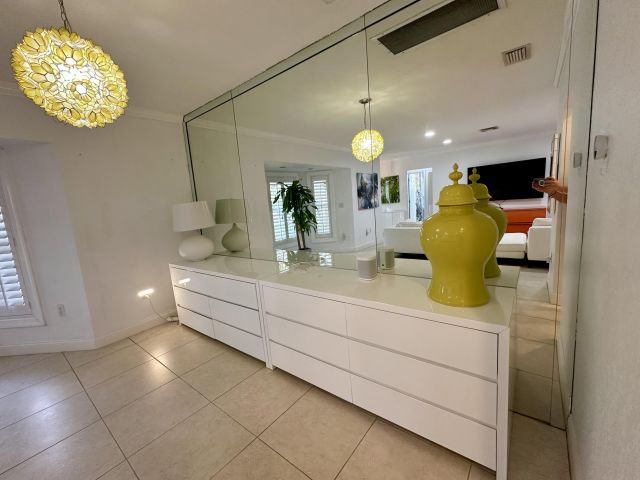 Дом в аренду по адресу 801 NW 6th Drive - фото 5954186