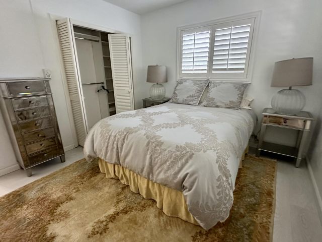 Дом в аренду по адресу 801 NW 6th Drive - фото 5954190