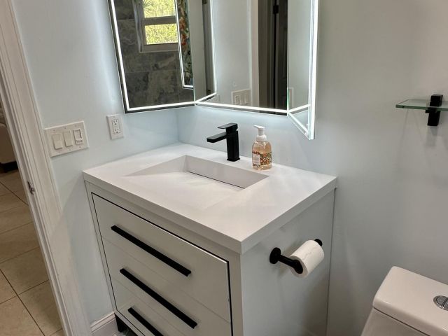 Дом в аренду по адресу 801 NW 6th Drive - фото 5954193