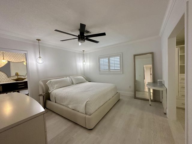 Дом в аренду по адресу 801 NW 6th Drive - фото 5954197