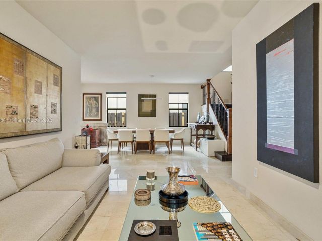 Продажа дома по адресу 10075 NW 86th Ter - фото 5859553