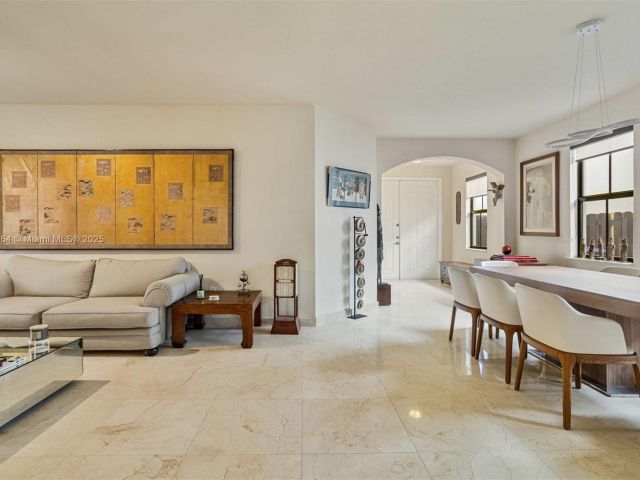 Продажа дома по адресу 10075 NW 86th Ter - фото 5859564