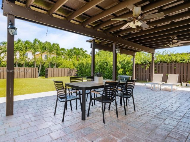 Продажа дома по адресу 10075 NW 86th Ter - фото 5859570