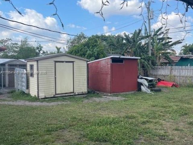 Продажа дома по адресу 3430 SW 105th Ave - фото 6087776