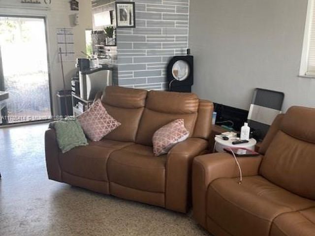 Продажа дома по адресу 3430 SW 105th Ave - фото 6087786