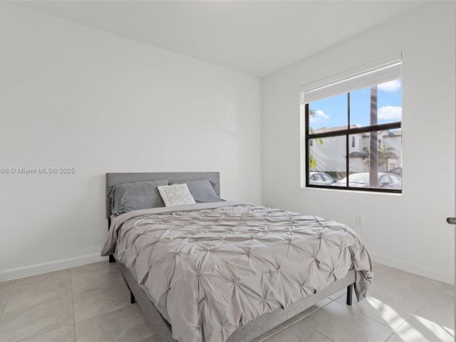 Продажа дома по адресу 23535 SW 127th Pl - фото 5956559