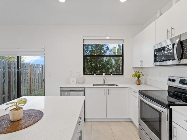 Продажа дома по адресу 23535 SW 127th Pl - фото 5956561