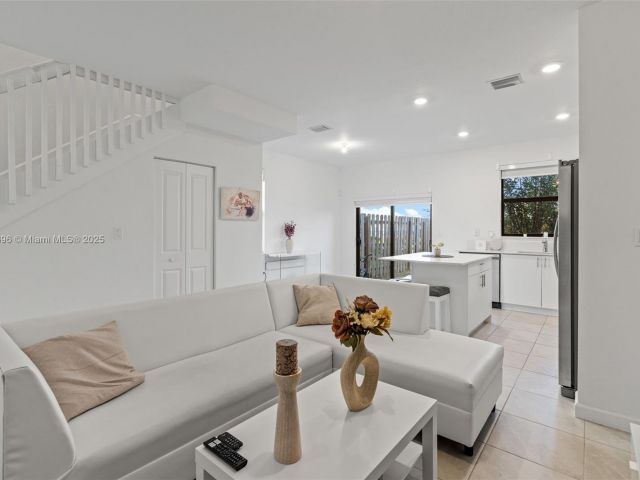 Продажа дома по адресу 23535 SW 127th Pl - фото 5956566