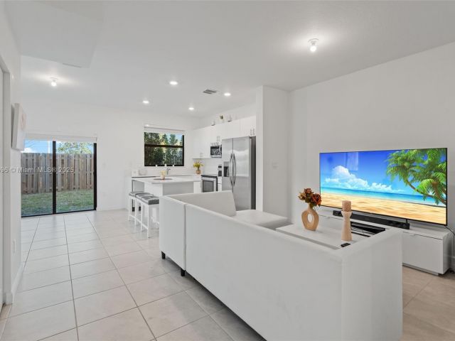 Продажа дома по адресу 23535 SW 127th Pl - фото 5956568