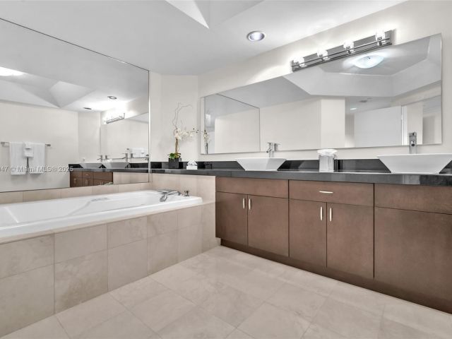 Продажа квартиры #1704 - фото 5975099