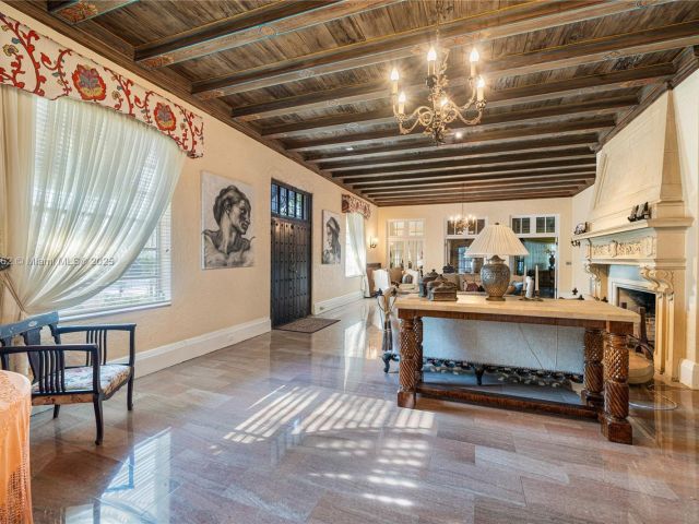 Продажа дома по адресу 8447 E Dixie Hwy - фото 6009351