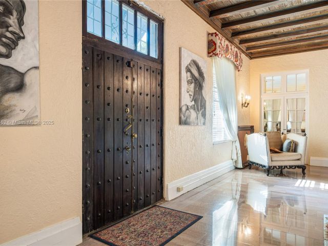 Продажа дома по адресу 8447 E Dixie Hwy - фото 6009352