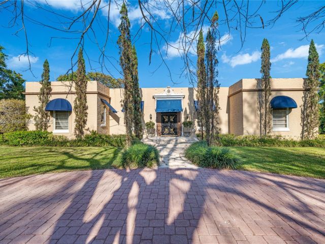 Продажа дома по адресу 8447 E Dixie Hwy - фото 6009354