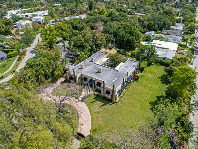 Продажа дома по адресу 8447 E Dixie Hwy - фото 6009355