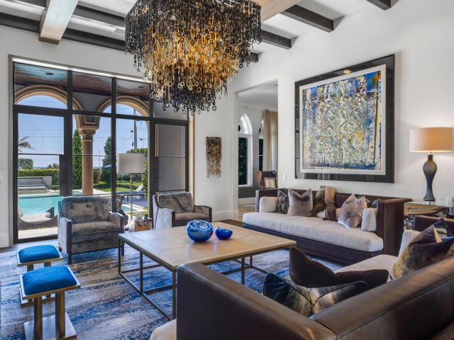 Продажа дома по адресу 410 N Ocean Boulevard - фото 5968252