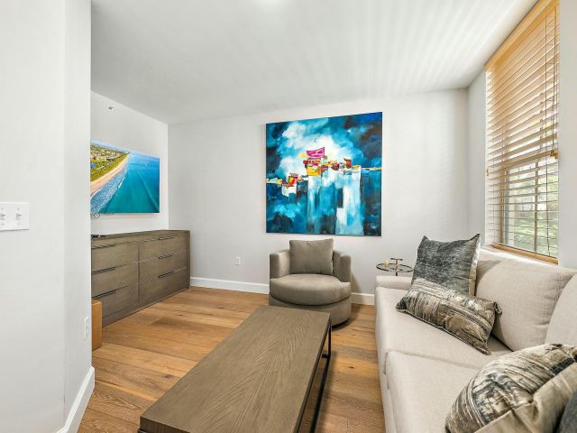 Дом в аренду по адресу 696 Fern Street - фото 5865786