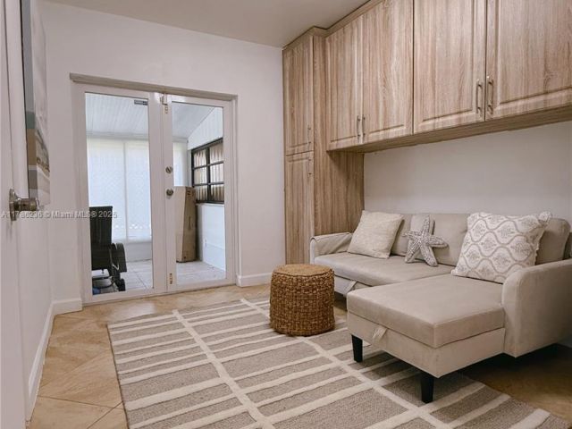 Продажа дома по адресу 1163 Johnson St - фото 5932123