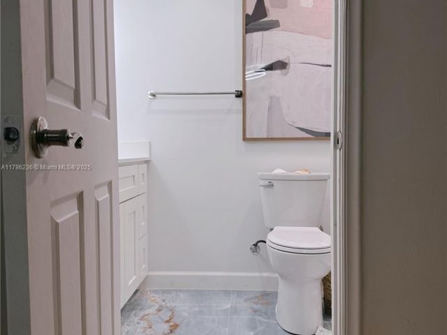 Продажа дома по адресу 1163 Johnson St - фото 5932130