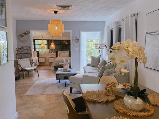 Продажа дома по адресу 1163 Johnson St - фото 5932136