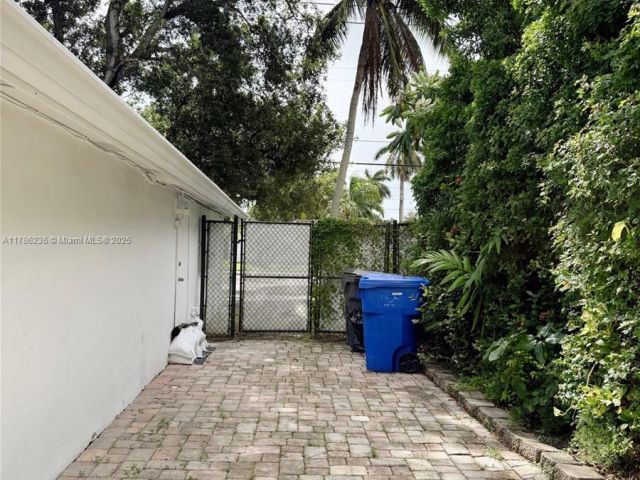 Продажа дома по адресу 1163 Johnson St - фото 5932139