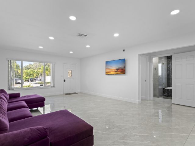 Продажа дома по адресу 1640 Washinghton Street - фото 5938404