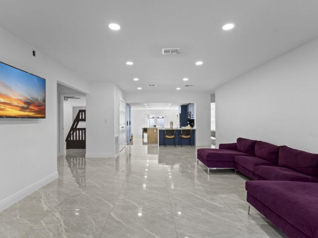 Продажа дома по адресу 1640 Washinghton Street - фото 5938407