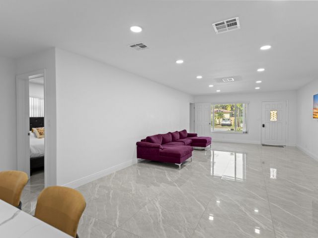 Продажа дома по адресу 1640 Washinghton Street - фото 5938417