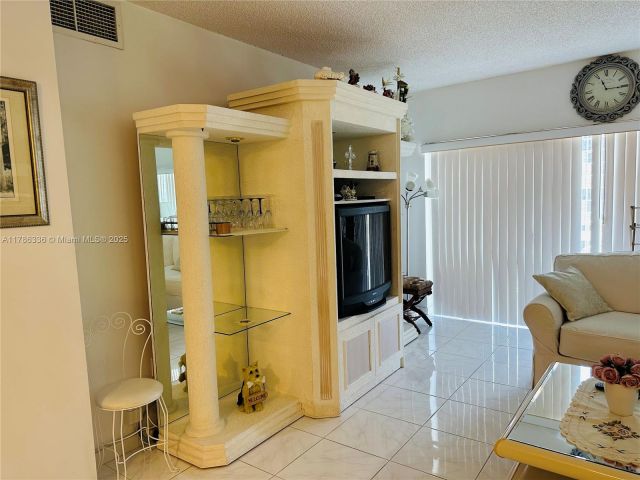 Квартира в аренду номер4L - фото 5901208