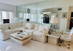 Квартира #4L