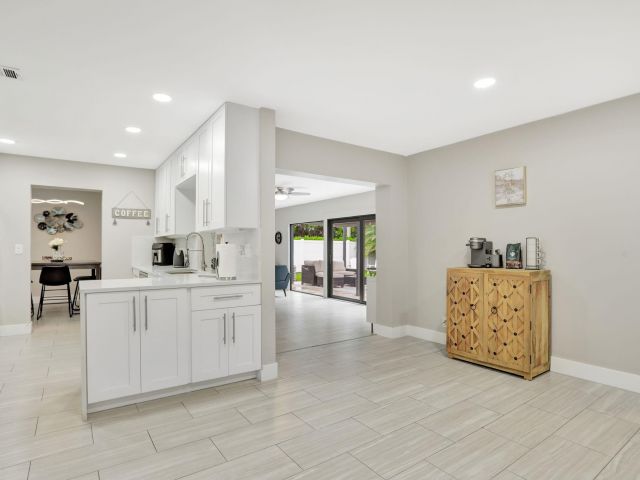 Дом в аренду по адресу 1035 NW 5th Ave - фото 5941847