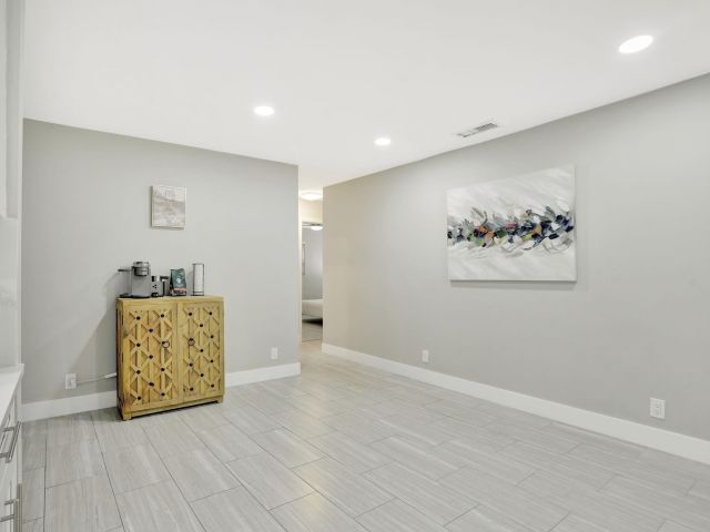 Дом в аренду по адресу 1035 NW 5th Ave - фото 5941848