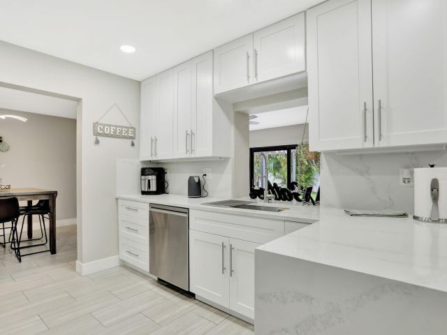 Дом в аренду по адресу 1035 NW 5th Ave - фото 5941850