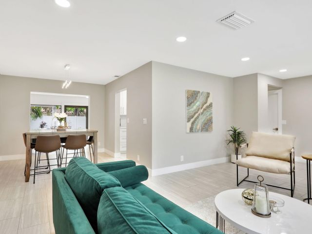 Дом в аренду по адресу 1035 NW 5th Ave - фото 5941855