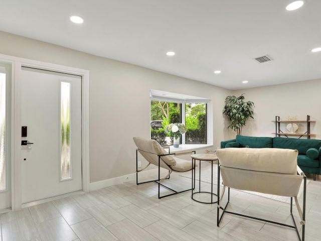 Дом в аренду по адресу 1035 NW 5th Ave - фото 5941857