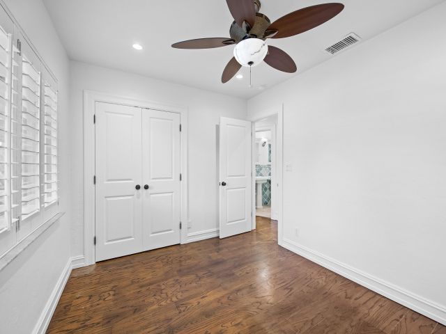 Продажа дома по адресу 2709 NE 30th St - фото 5981500